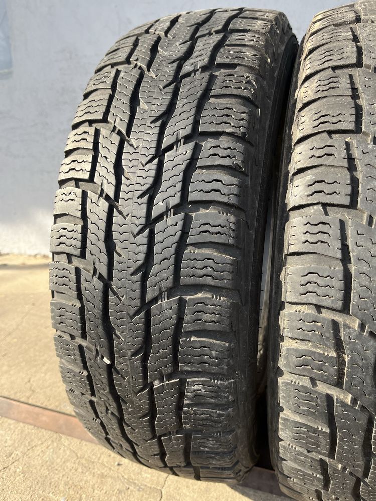 2 бр. гуми за бус 195/70/15C Nokian 6 mm DOT 1817