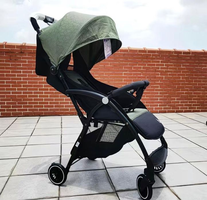 Коляска прогулочная компактная