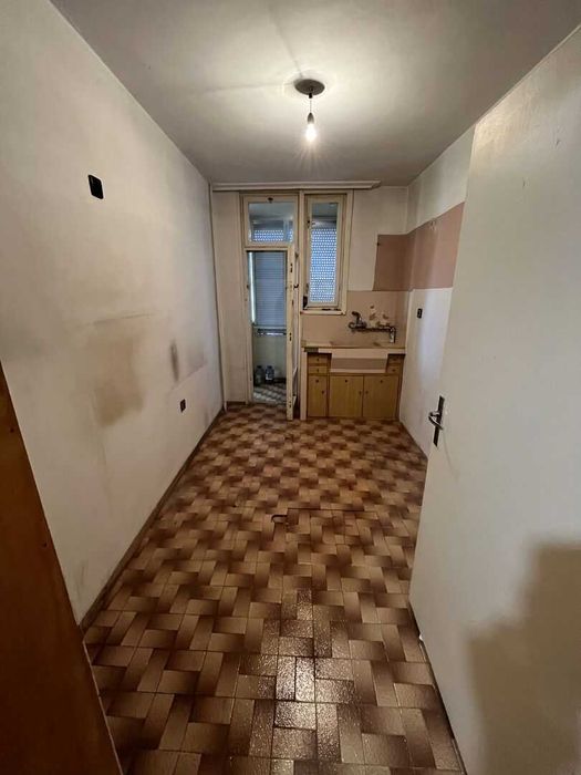 Продава се Двустаен апартамент в Ямбол, Диана - 50 кв.м за 1074 €/кв.м - Снимка #3