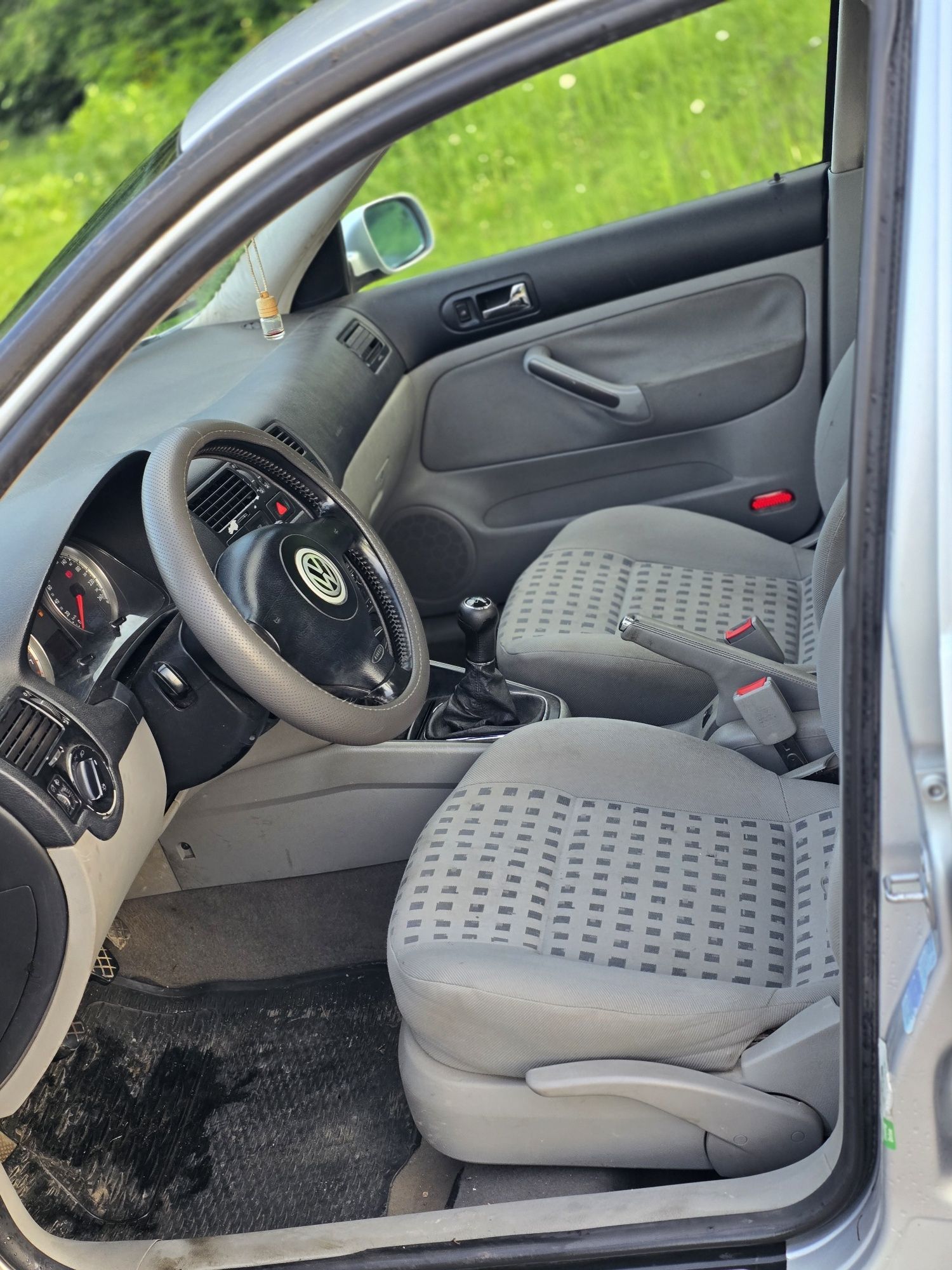 Vând Volkswagen Bora