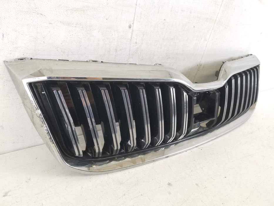 Радиаторна решетка Шкода Суперб 3 / Skoda Superb 3 [фейслифт] Оригинал