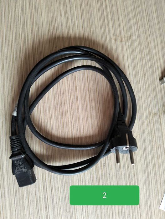 Diferite mufe si cabluri si adaptoare 
 pret 18-20 ron