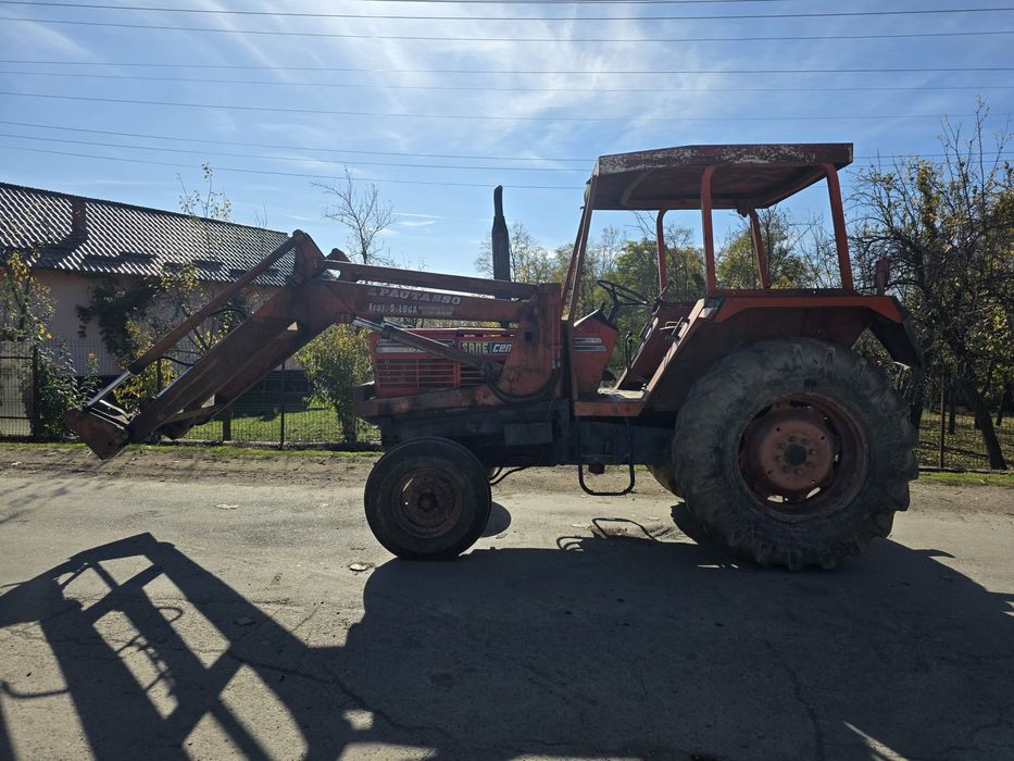 Incarcator profesional 4 cilindri  de tractor