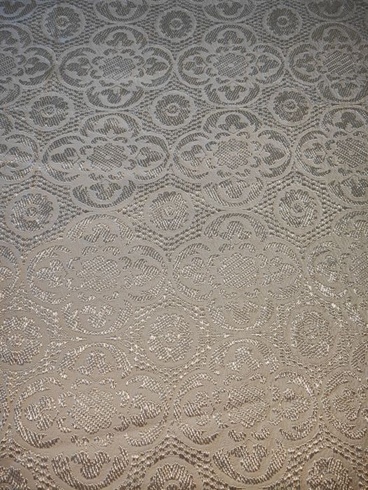 Бяла кувертюра за спалня