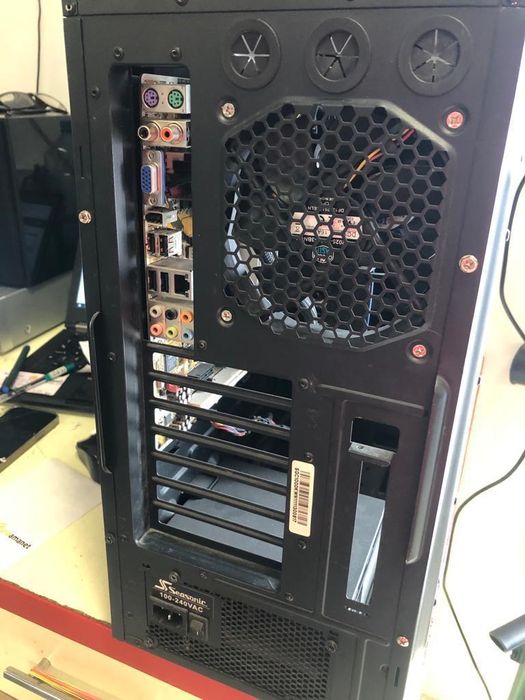 Unitate Pc Medion CmStorm QuadCore QuadCore 2.40 Ghz -A-