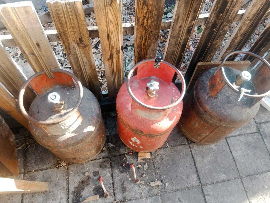 продаю газбаллоны 3 шт