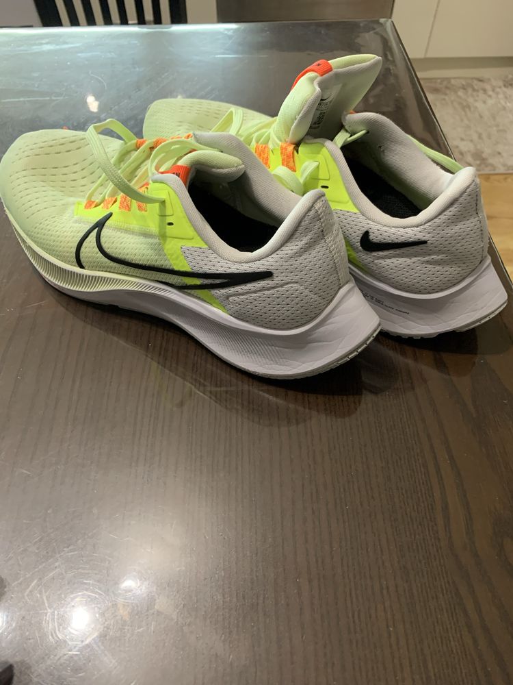 Спортни обувки/маратонки  NIKE