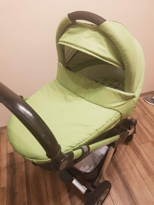Продавам бебешка количка Baby Design