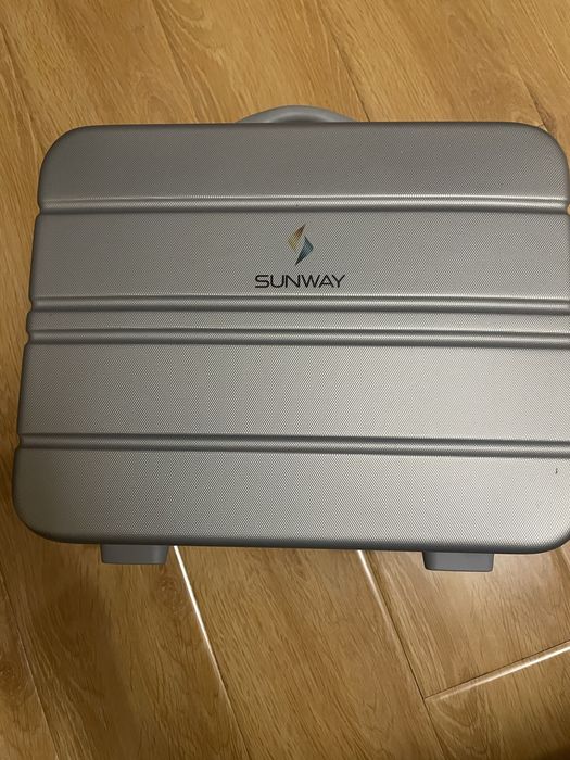 Sunway-массажный опарат для лицо и тела.