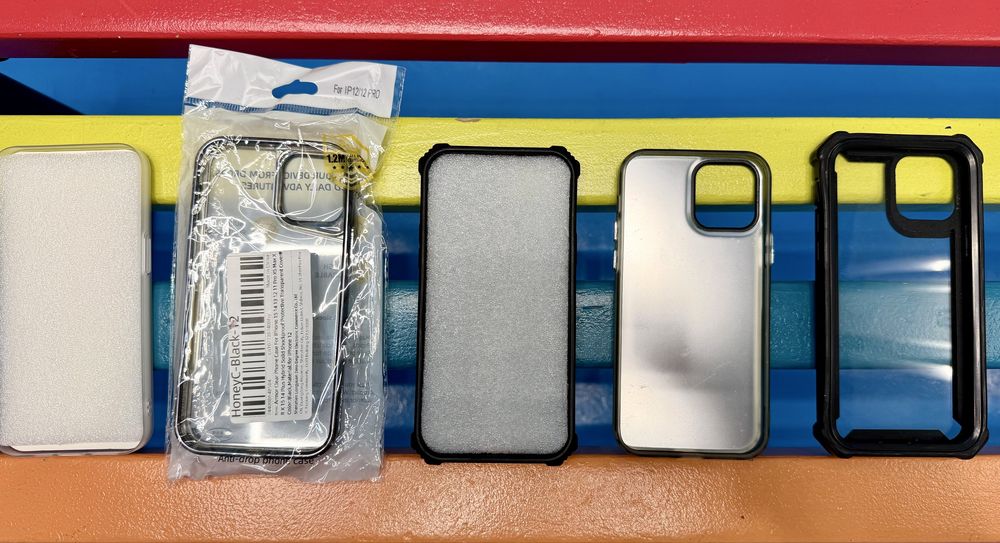 IPhone 12. 356GB. Pachet cu accesorii multuple