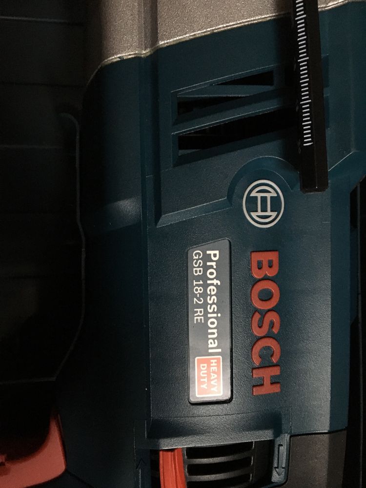 Masină de găurit cu percutie Bosch Profesional  GSB 18-2 RE