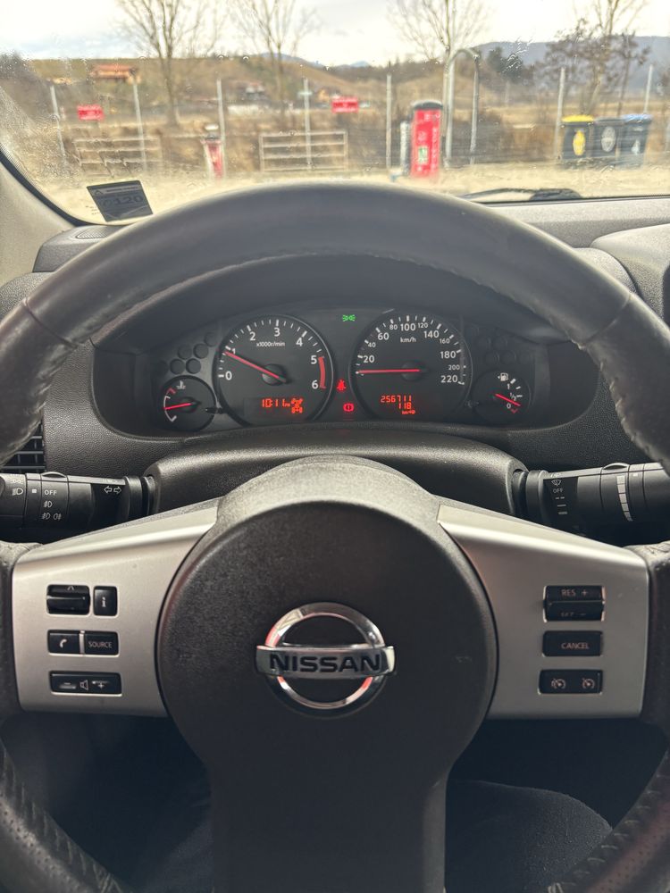 Nissan navara 2.5 diesel / 2012 / 4x4  euro 5