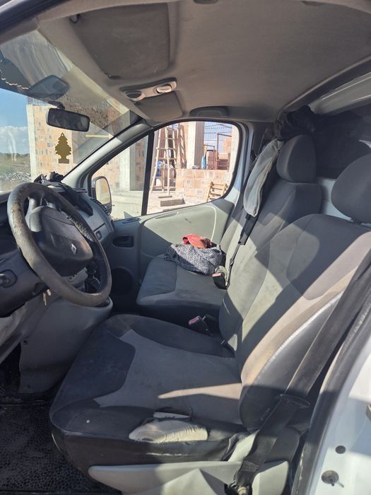 Vând Renault trafic 2