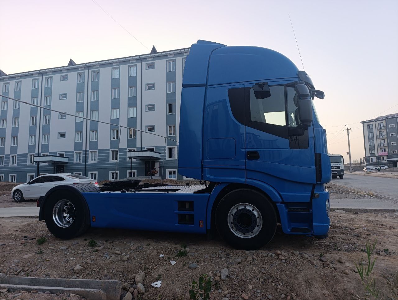 IVECO Stralis 460 EURO 6
 Йили: 2017.12 Стандарт