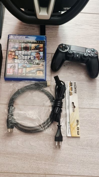 Consola SONY gaming, volan ,joc ,accesorii