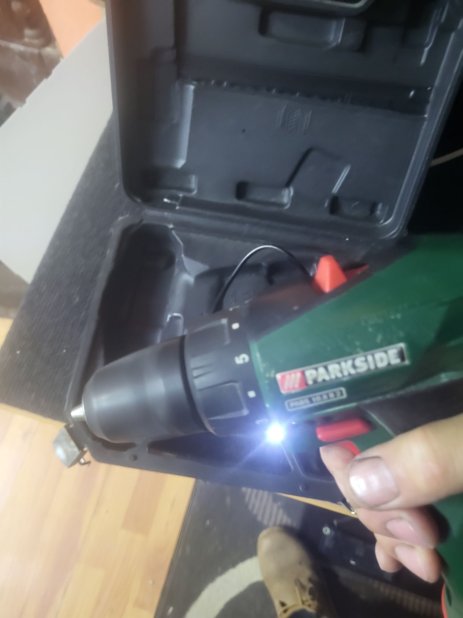 Bormasina Autofiletanta Parkside PABS 10.8v B2