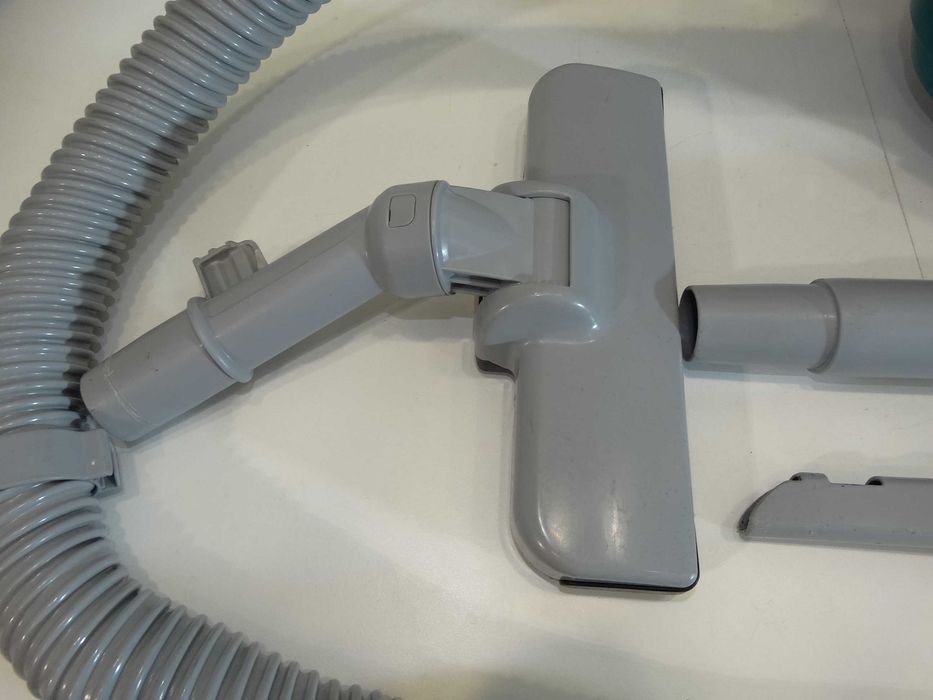 Makita DCL500 - Акумулаторна прахосмукачка