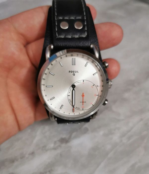 Ceas Fossil hibrid Q