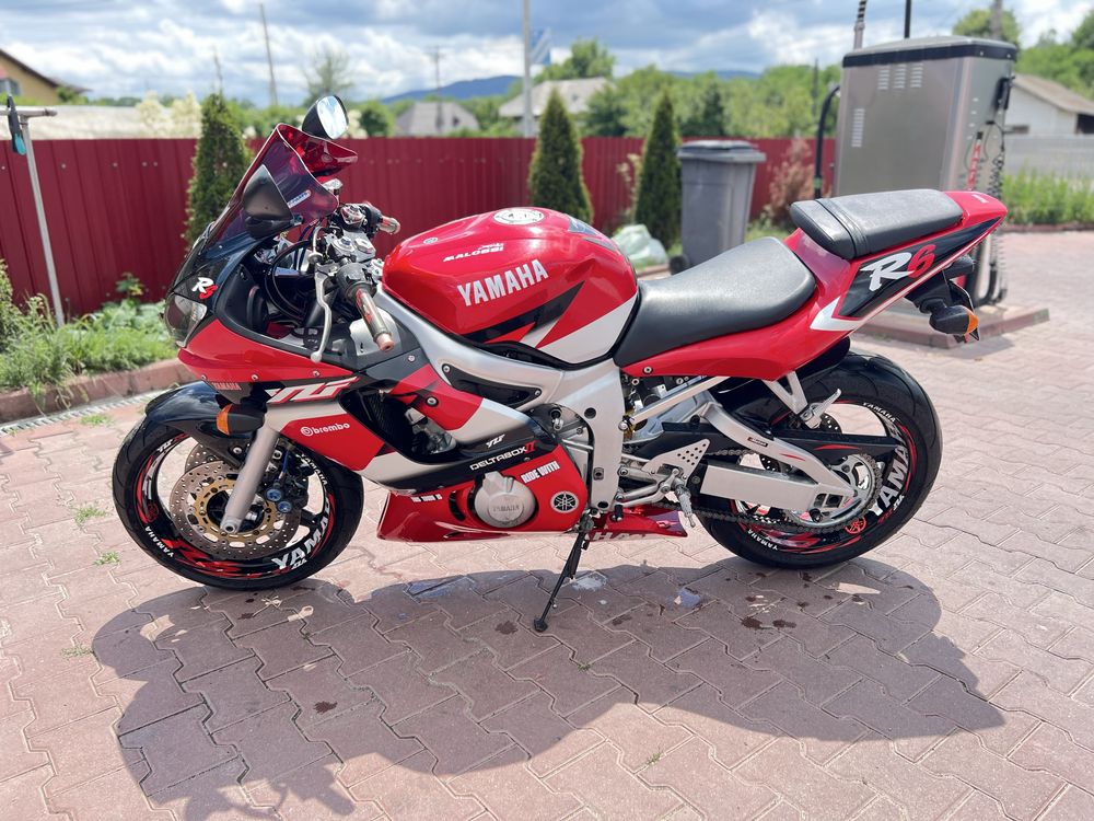 Yamaha R6 2500 euro
