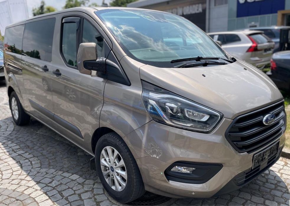Ford Transit Custom 9 persoane