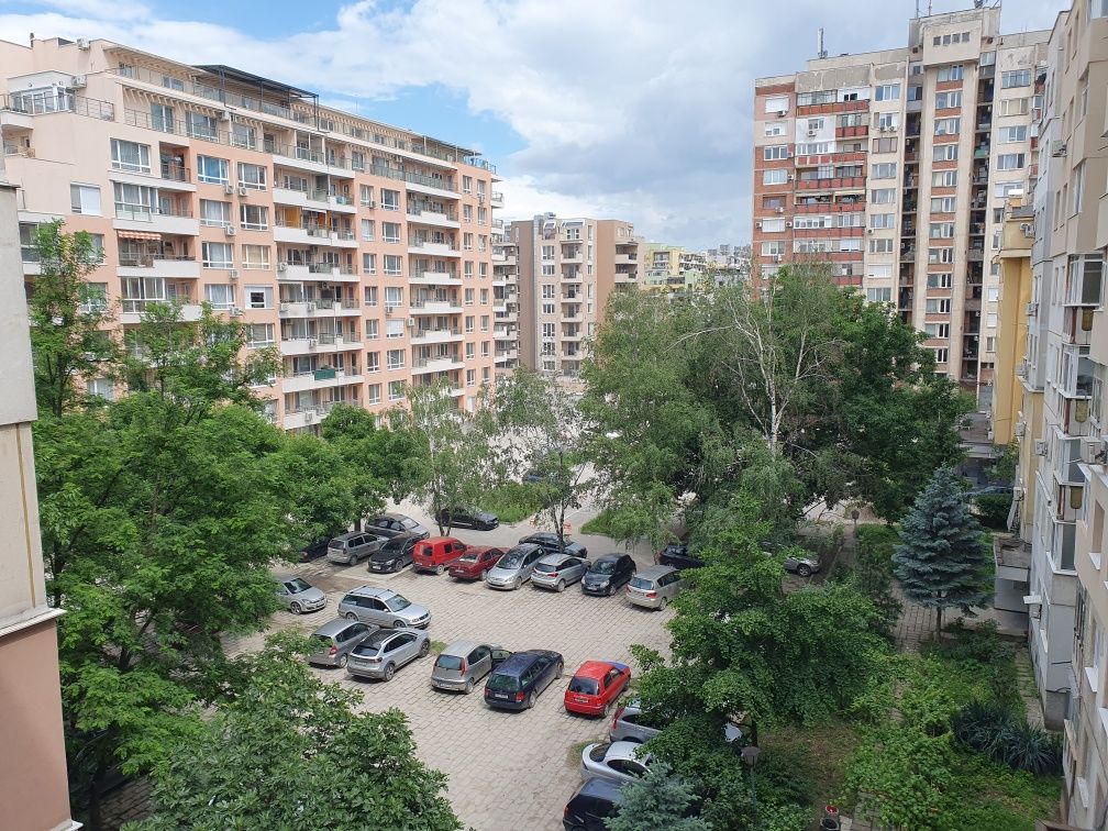 Апартамент под наем в Кючук Париж