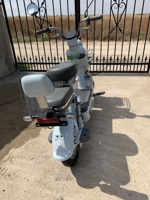 Scuter Electric RDB Paris