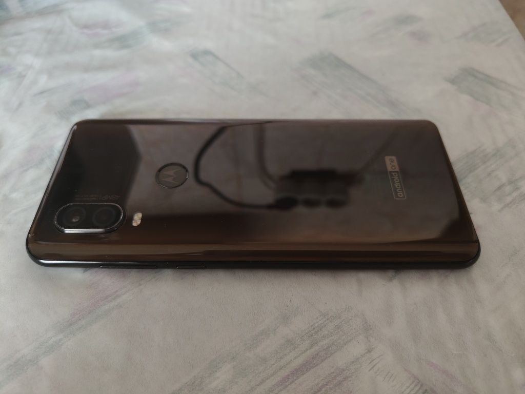 Смартфон Motorola One Vision