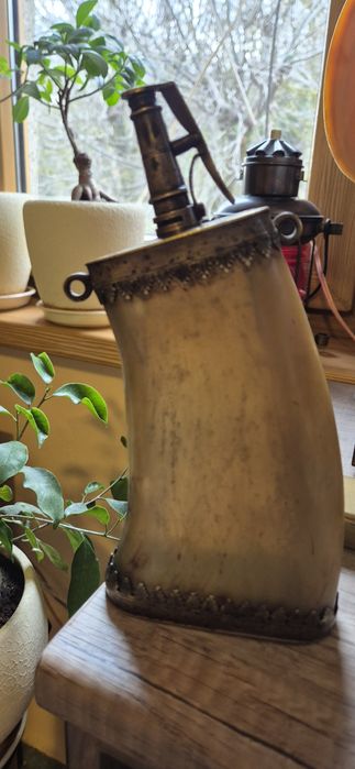 Продавам голяма барутница.