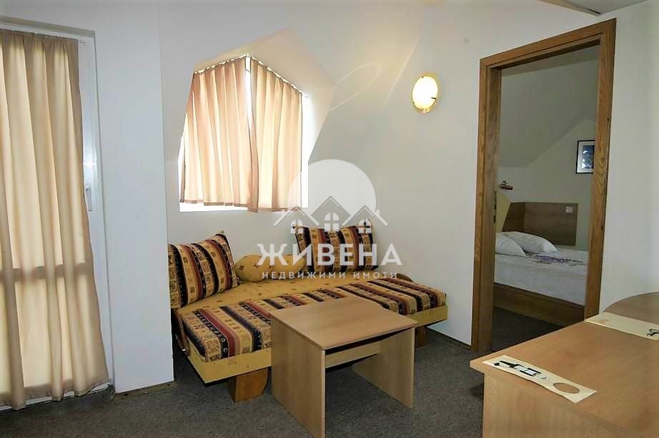 Продава се Хотел в к.к. Св.Св. Константин и Елена - 725 кв.м за 1366 €/кв.м - Снимка #4