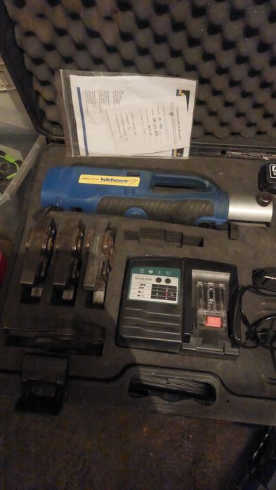 Vând presa hidraulica