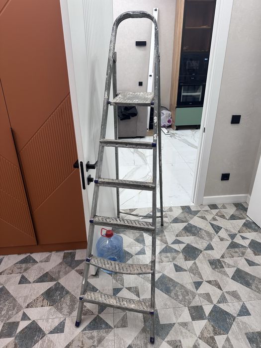 Стремянка лестница 6 ступенек