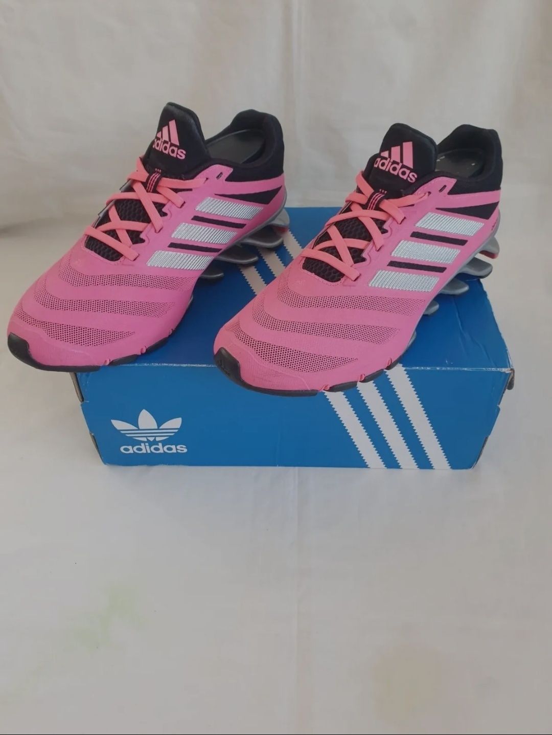 Почти нови Adidas Springblade 42