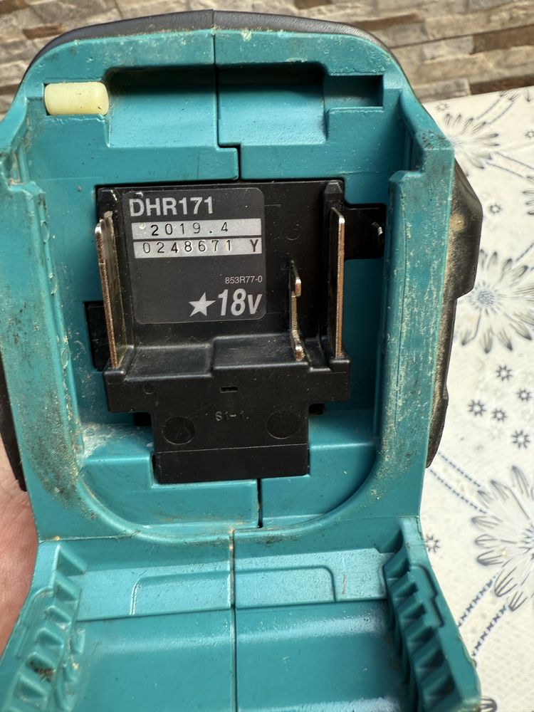 Акумулаторен перфоратор Makita