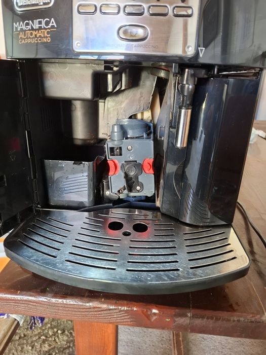 Aparat cafea Delonghi Magnifica Automatic Cappuccino