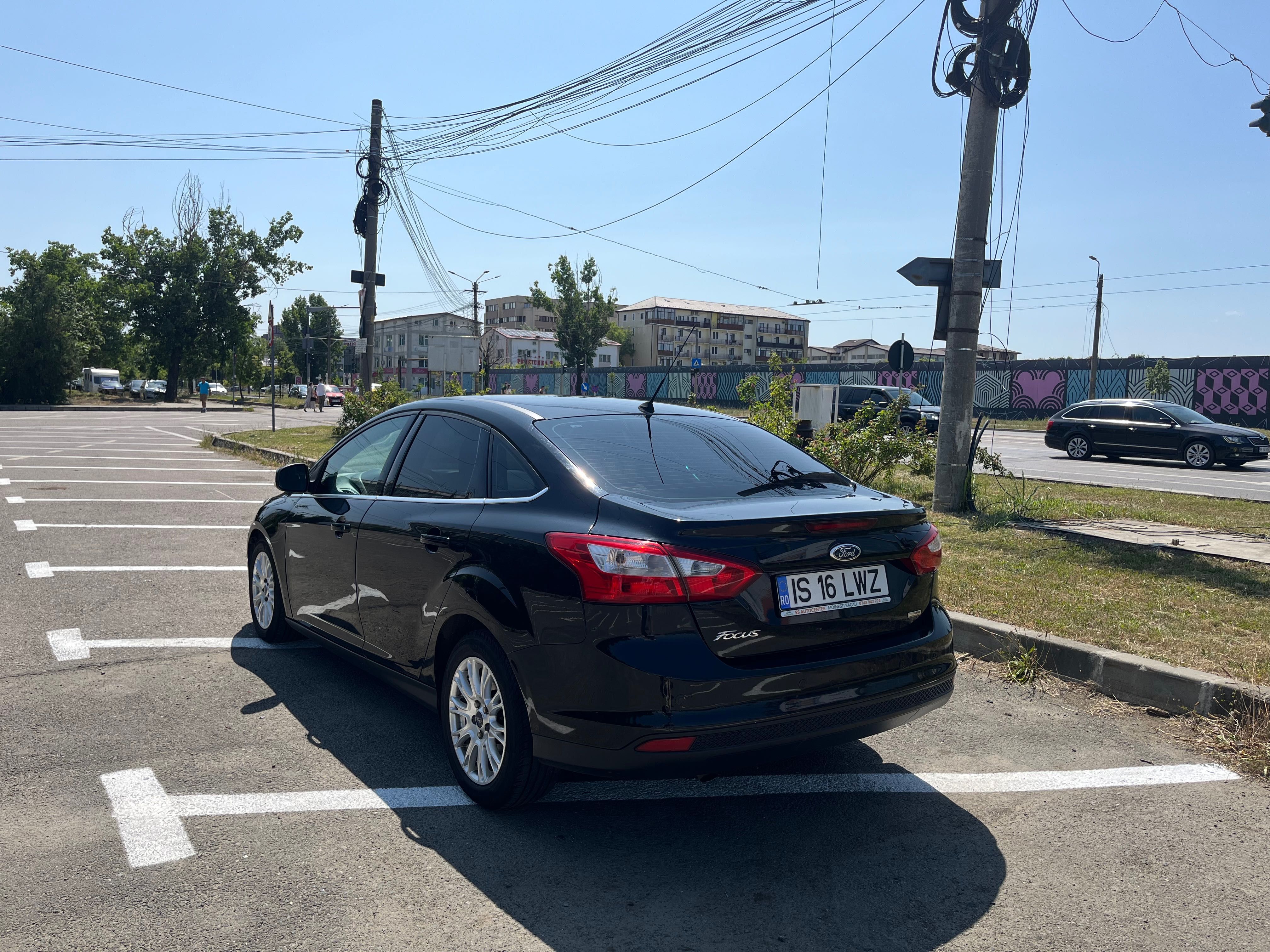Ford Focus 3 Sedan 1.6 TDCi 95CP - 2011 - Negru