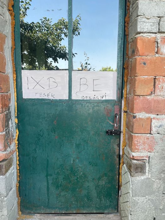Ușa metalica cu geam