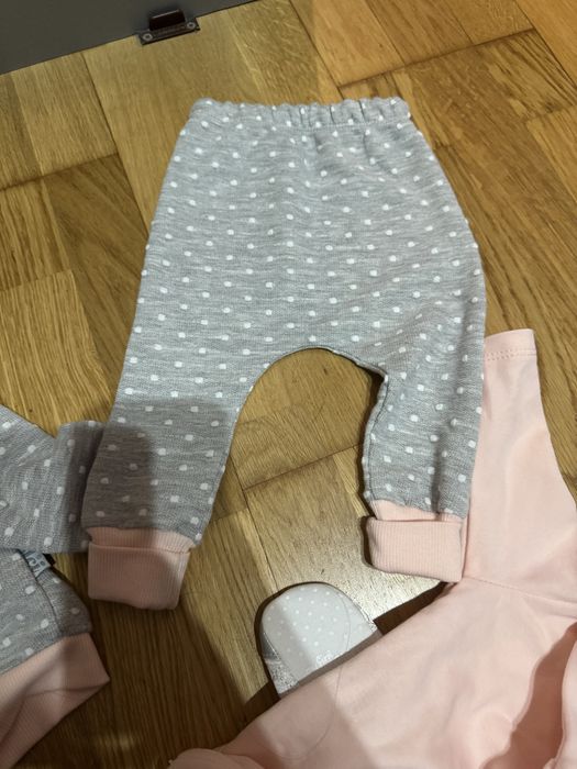 Продавам голяма чанта с детски дрехи