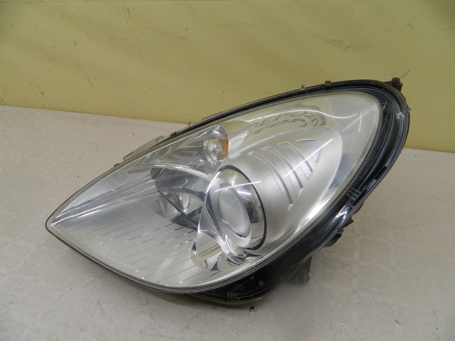Far stanga Mercedes SLK R171 Halogen, 2004, 2005, 2006, 2007, 2008, 2009, 2010, 2011.