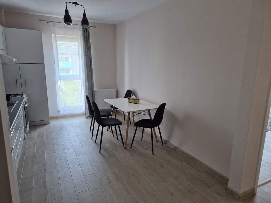 PF Închiriez apartament 3 camere