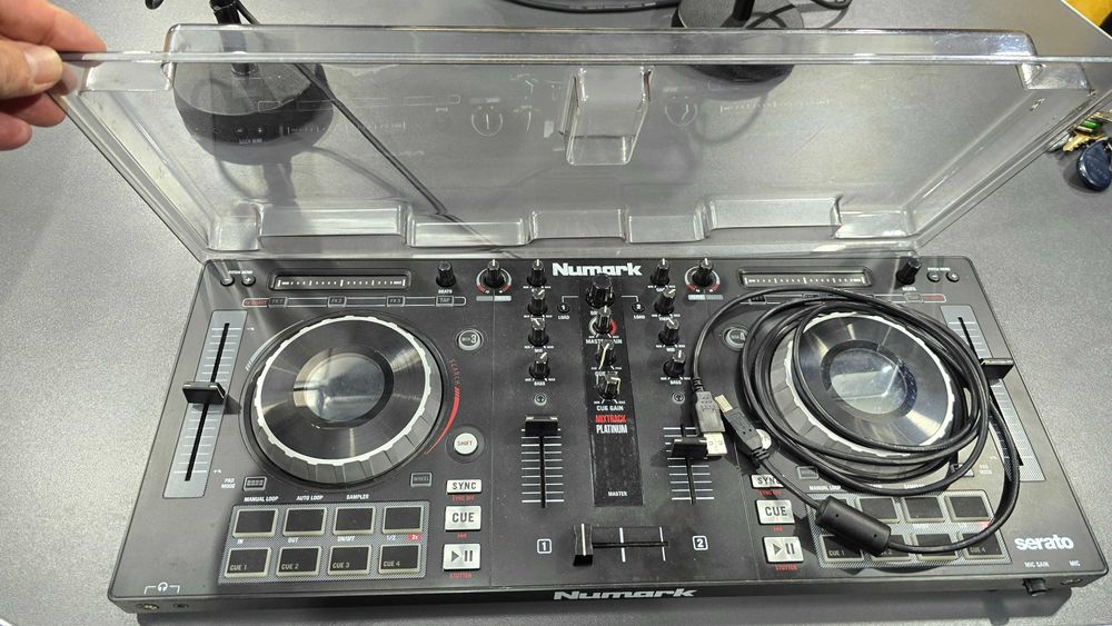Numark Mixtrack Platinum + decksaver