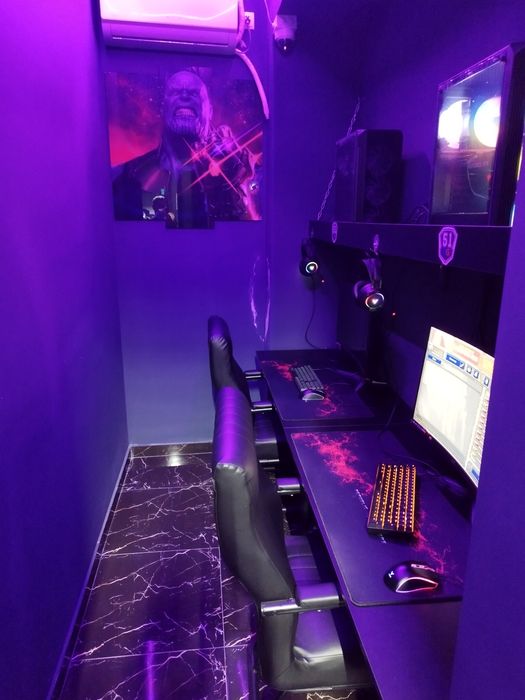 Продам готовый компьютерный клуб возле станции метро и конечки автобус