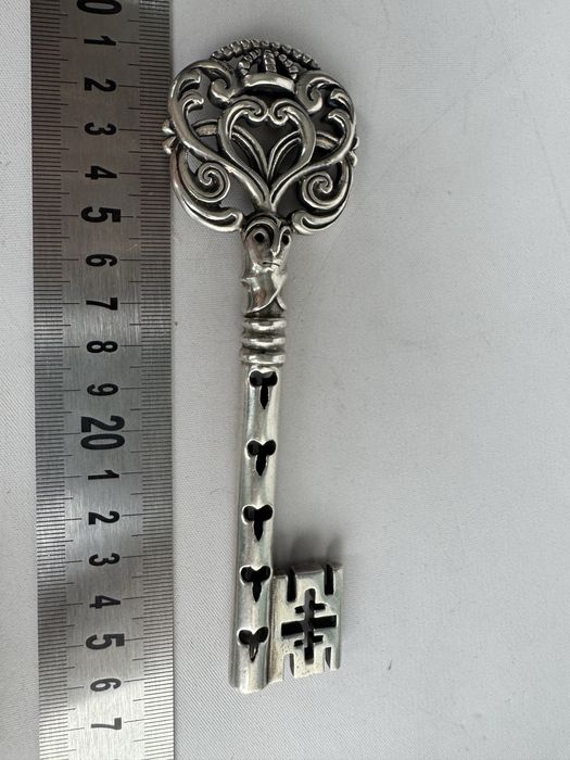 Cheia succesului din argint