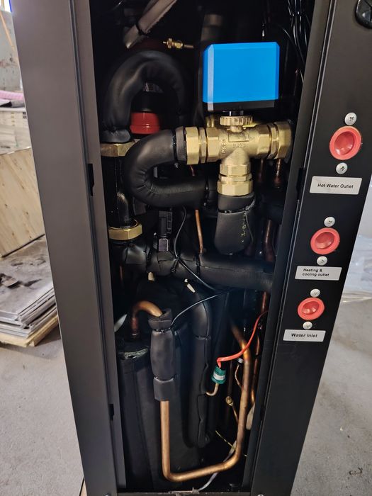 Термо помпа Моно блок въздух-вода.