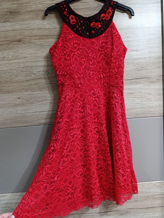 Vând rochițe de zi