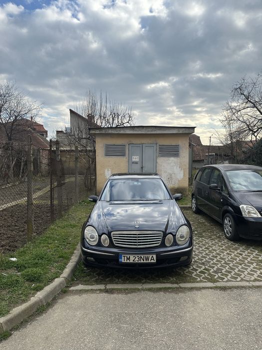 Mercedes Benz E240