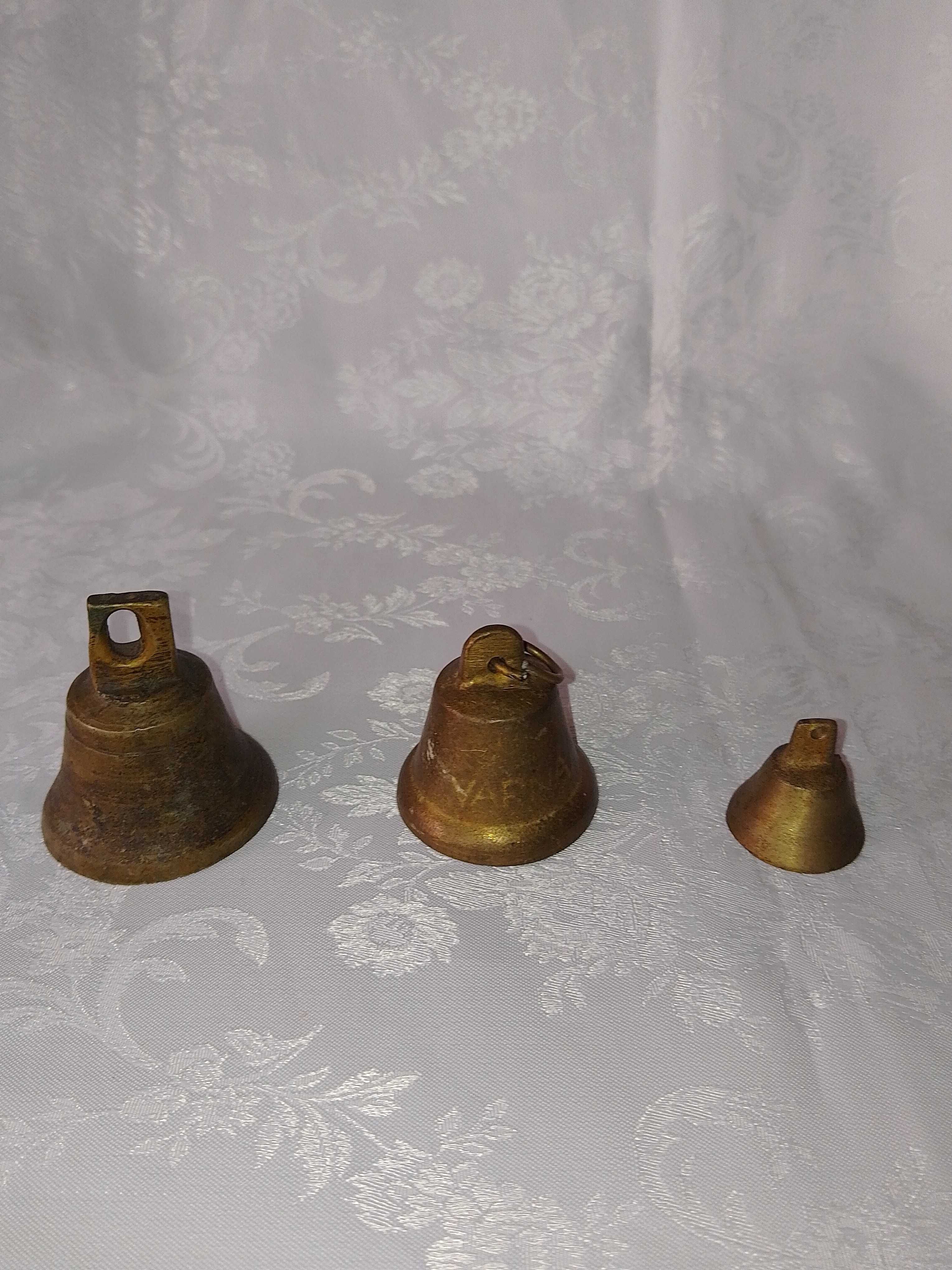 Стари Бронзови Звънчета, Камбанки
