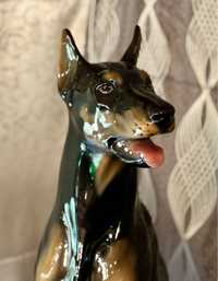 Câine(Dobermann) din Porțelan *** vintage / antic / vechi / retro ***