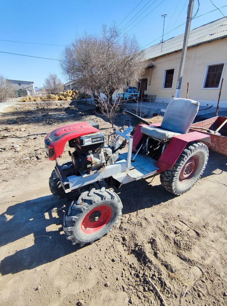 Mini traktor 1111