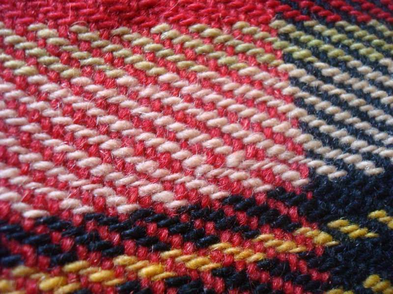 Персийски килим и родопско одеяло