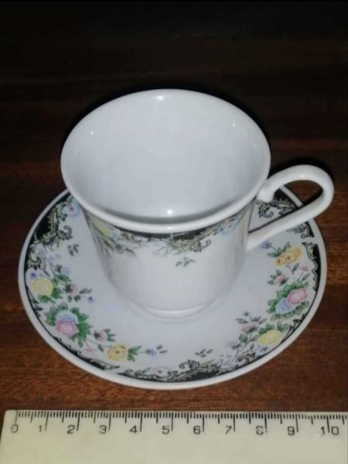 Малки чаши кафе, Китай 1985 г.